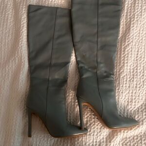 PrettyLittleThing (PLT) Women knee-high heeled boots Size 5